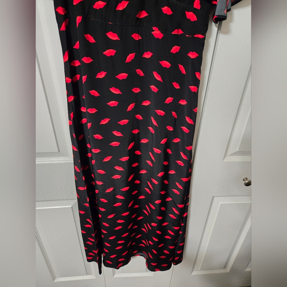 A New Day Black Maxi Dress W/ Lips ππ, Kiss Design Dress, Size 10, NWT - Picture 8 of 15